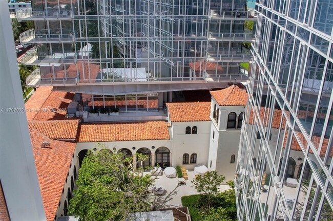 Building Photo - 9001 Collins Ave
