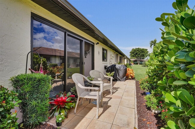 Building Photo - 4840 Greentree Ln