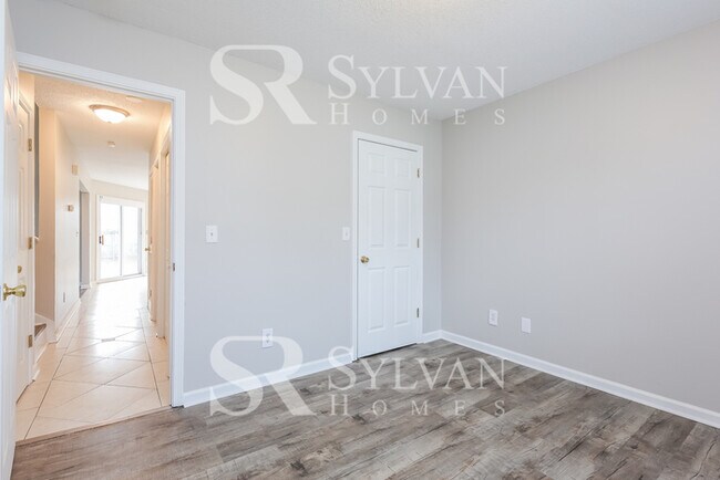 Building Photo - Enjoy living the good life in this 3 bedroom, 2 bathroom home