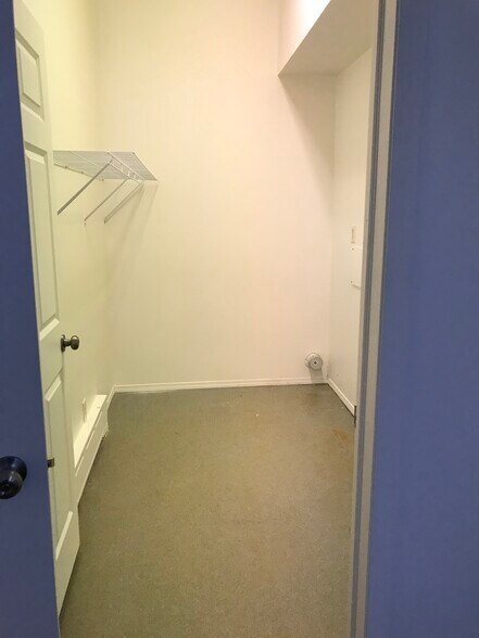 Building Photo - 1431 E 1st St