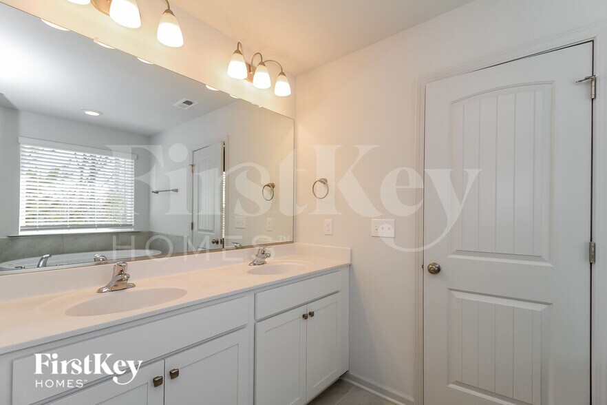 Building Photo - 6410 Beaver Pond Ct