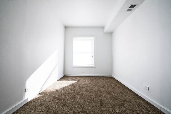 Building Photo - 7120-32 S Wabash Chicago, IL 60619