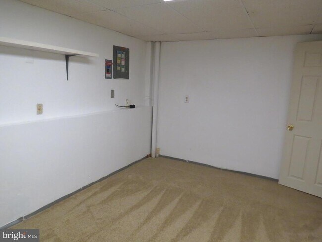 Building Photo - 1513 Wampanoag Dr