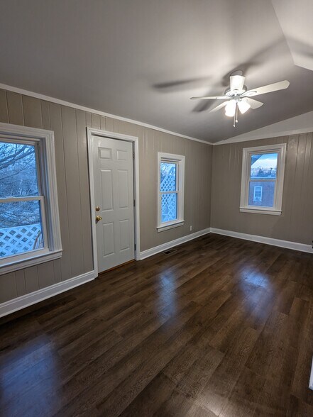 living and dining space - 4619 Southern Pky