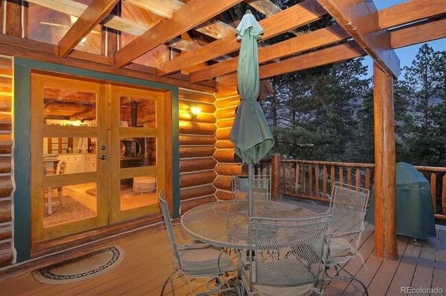 Building Photo - Mountain Log Home for Rent with views and ...