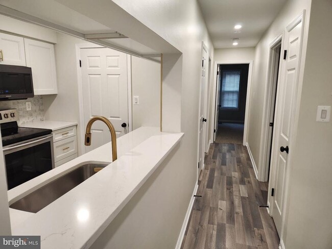 Building Photo - 5700 Olde Mill Ct