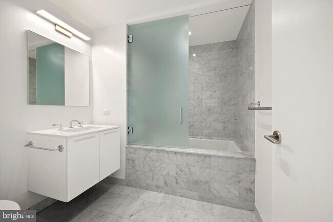 Building Photo - 1055 Wisconsin Ave NW