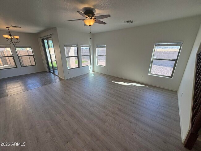 Building Photo - 7709 S 63rd Dr