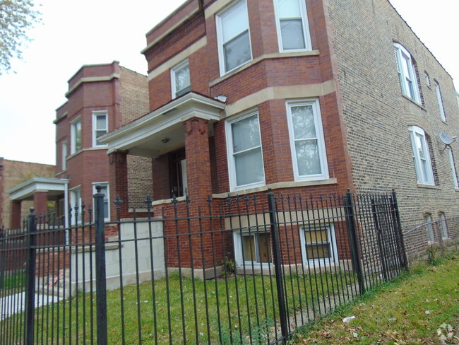 Building Photo - 7843 S Burnham Ave