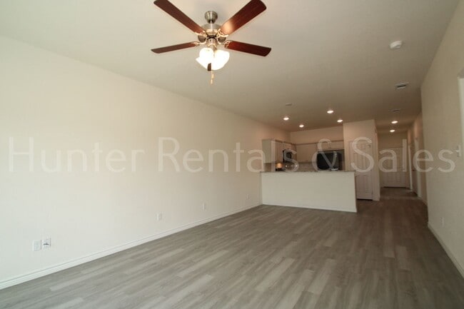 Building Photo - Modern New Construction Duplex