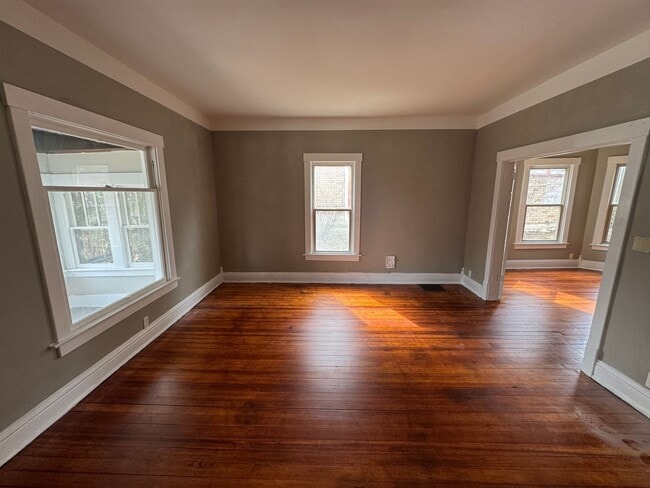 Building Photo - Spacious 2-Bedroom Home in a Quiet Neighbourhood!