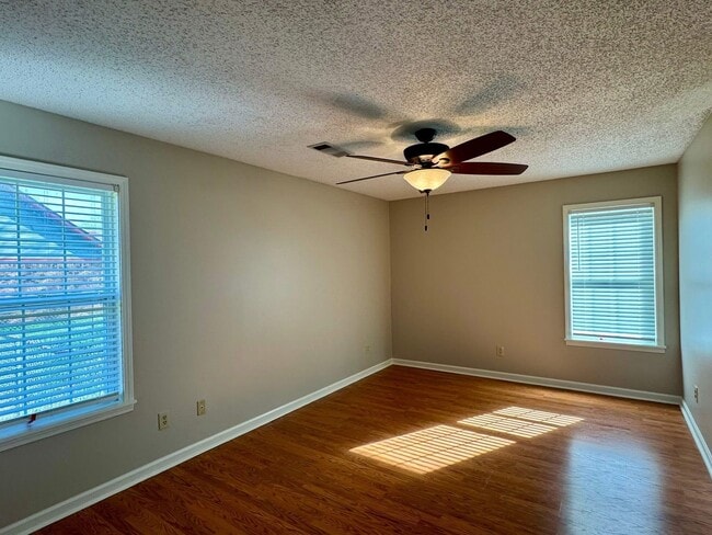 Building Photo - 812 Beaver Rd