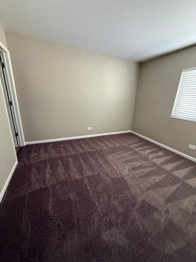 Building Photo - 9104 Lincoln Ct