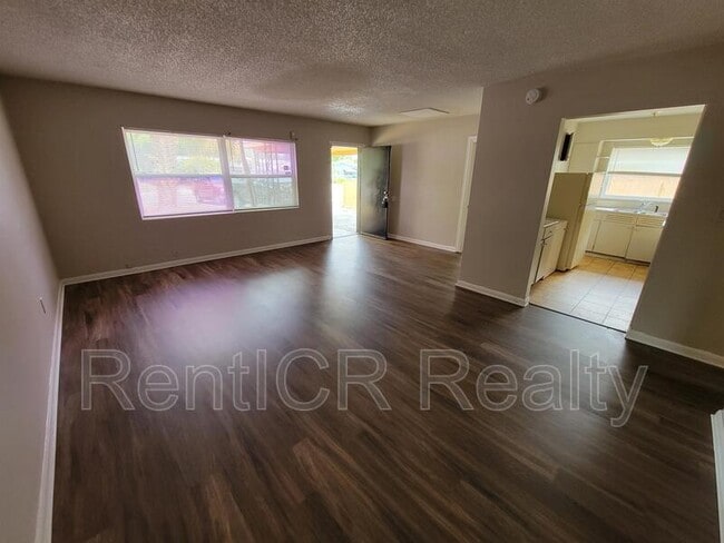 Building Photo - 500 N Mars Ave