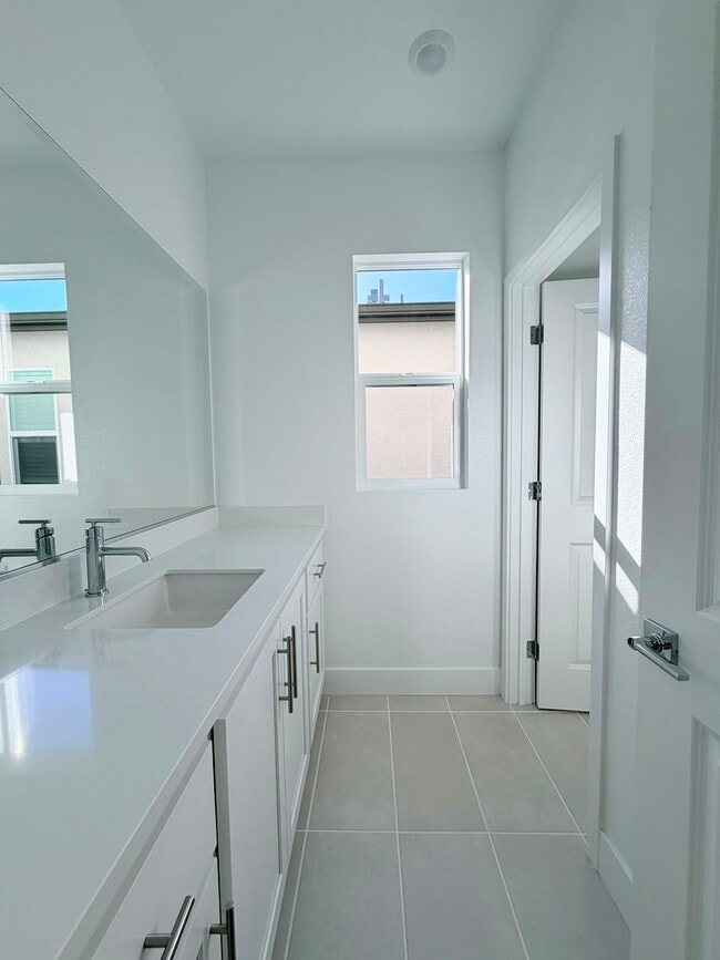 Building Photo - 397 N Paso Robles Dr