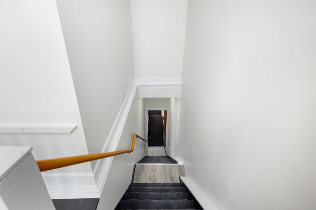 Building Photo - 117 Pearl St