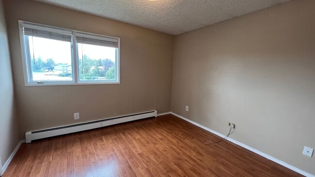 Building Photo - 403/405 Camelot Drive