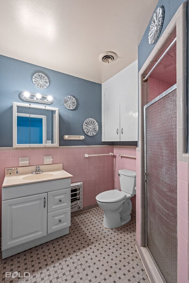 Building Photo - 2940 W Cavett Dr