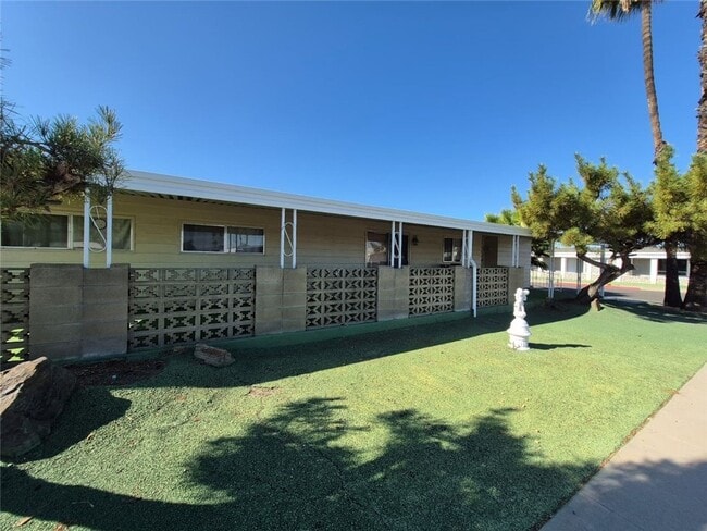Building Photo - 1006 San Nicolas St