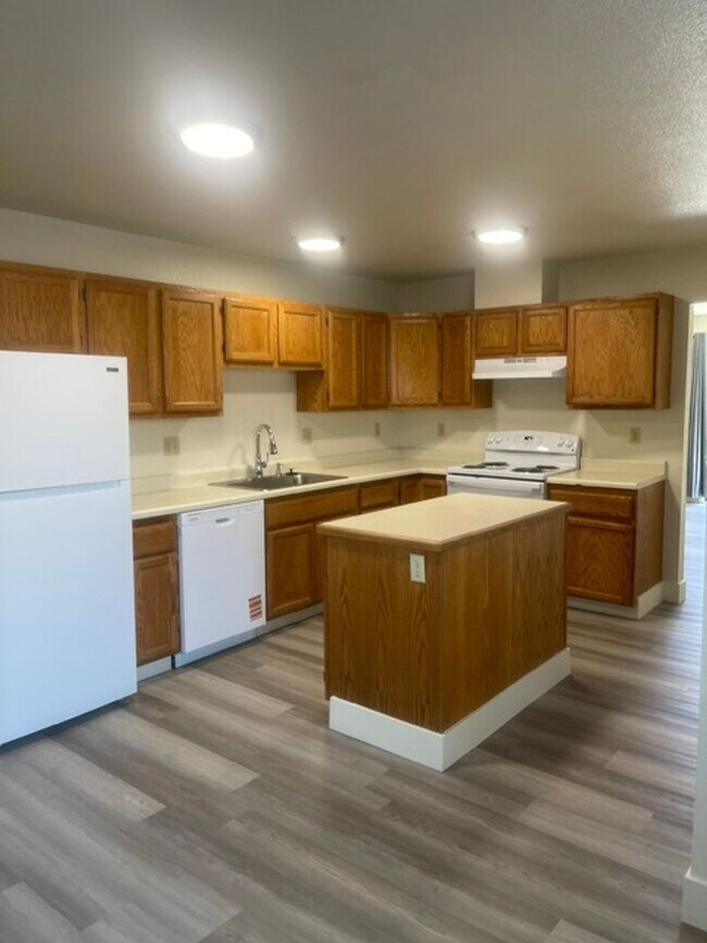 Building Photo - NF189-Kehl, Ron
