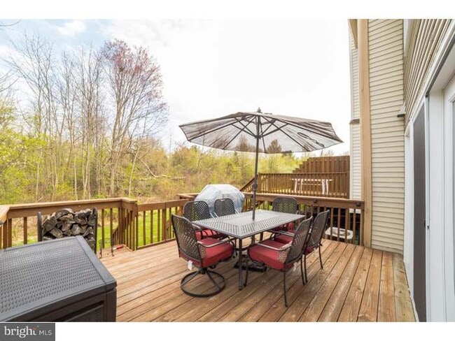 Building Photo - 427 Oakmont Ct