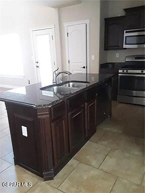 Building Photo - 3728 Coco Palm Dr