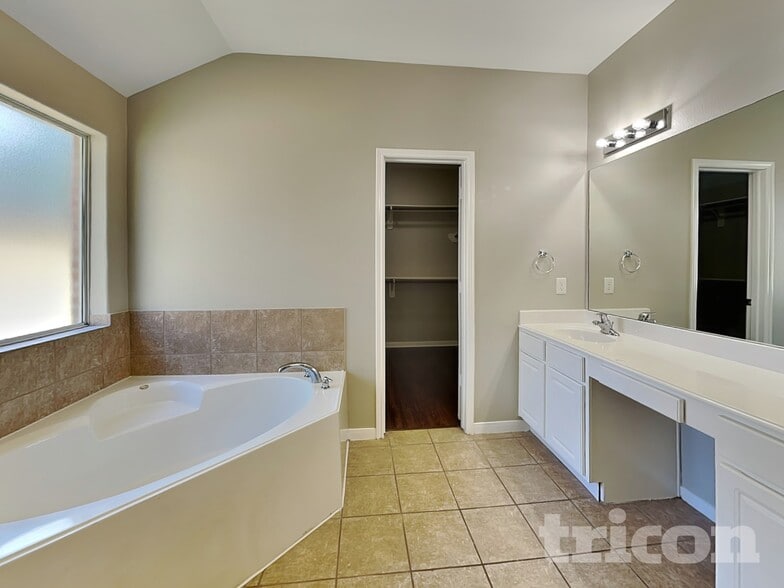 Building Photo - 3126 Lake Breeze Ln