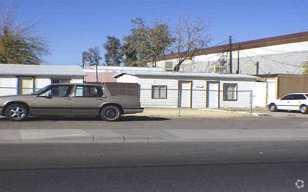 Building Photo - Rausch Apts.