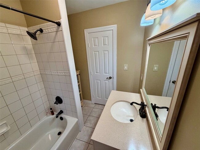 Building Photo - 8234 Bonner Dr