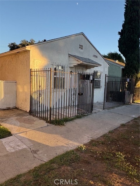 Building Photo - 10206 S Vermont Ave