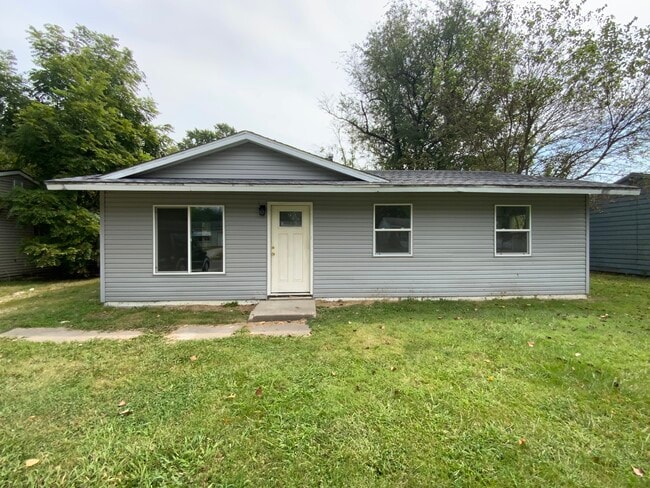 Primary Photo - 1015 Koehn Dr