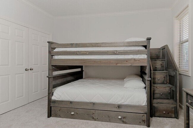 Building Photo - 12374 Lake Vista Dr