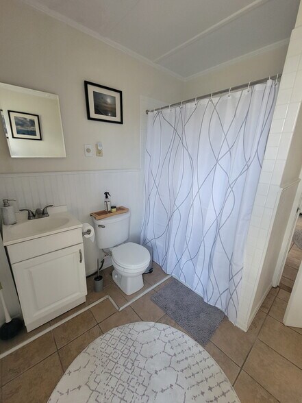 Building Photo - 19 Dixon St