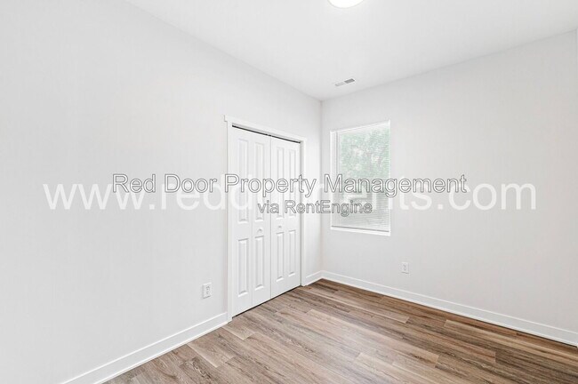 Building Photo - 728 Parkway Ave