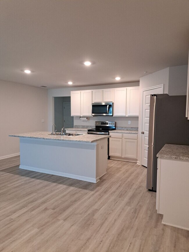Building Photo - 6541 Slabinski Ln