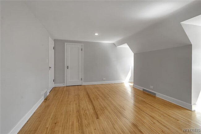 Building Photo - 305 Girard Ave