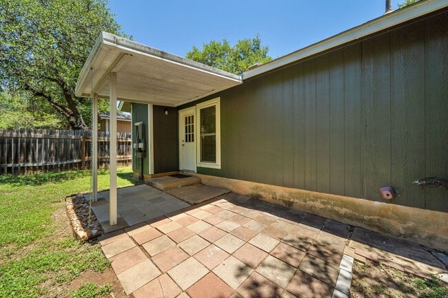 Building Photo - 9618 Sugar Hill Dr