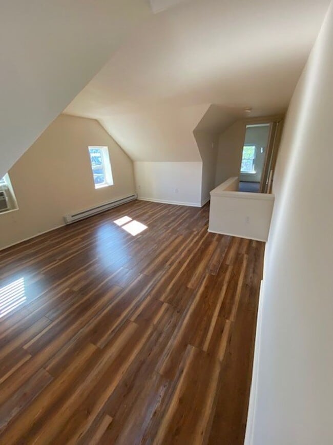 Building Photo - Three Bedroom in West Bethlehem