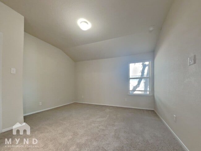 Building Photo - 20216 Boggy Ford Rd