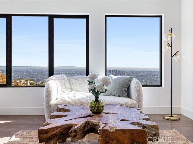 Building Photo - 2287 Sunset Plaza Dr