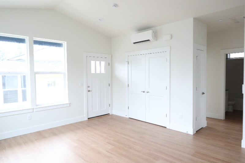 Building Photo - 12917 SE Ridgecrest Rd