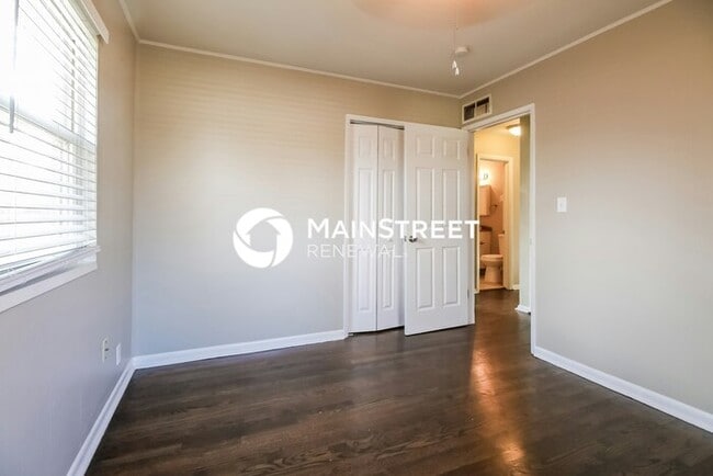 Building Photo - 3 Bedroom Pet-Friendly Home in Kansas City...