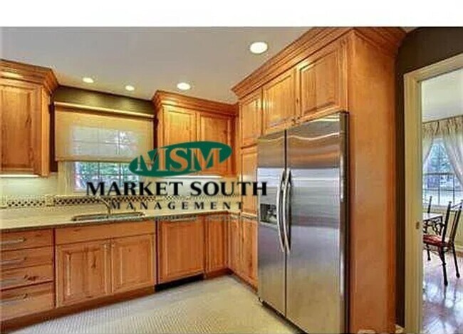 Building Photo - *APPLICATION PENDING!* Midtown