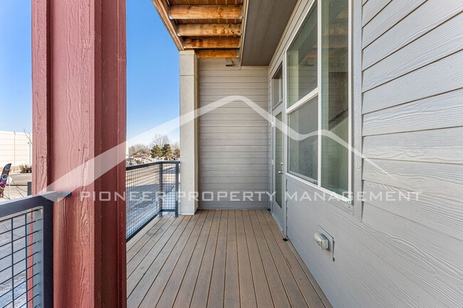 Building Photo - 6996 W Alaska Dr