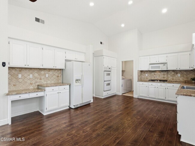 Building Photo - 1698 Ramona Dr