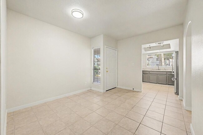 Building Photo - 6885 E Cochise Rd