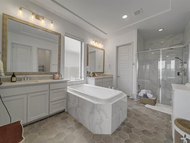 Building Photo - 741 Carlisle Dr