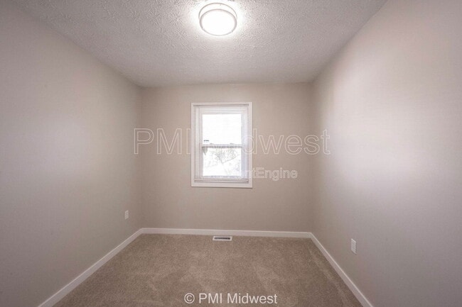 Building Photo - 2945 N Denny St