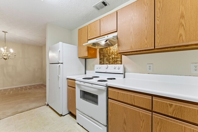 Building Photo - 1202 Par 3 Way