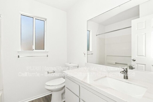Building Photo - 2224 Glacier Dr